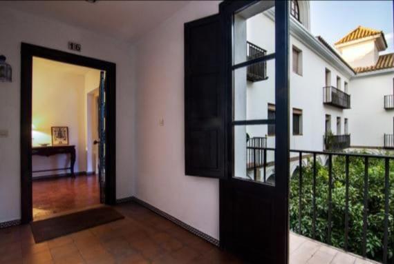 Apartamento En Un Dormitorio En Plaza Alfaro Séville Extérieur photo